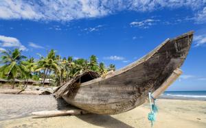 Old Boat on Exotic Beach wallpaper thumb
