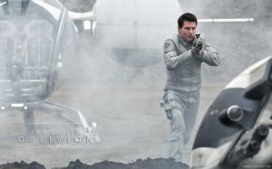 Tom Cruise in Oblivion wallpaper thumb