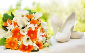 Orange white bridal bouquet wallpaper thumb