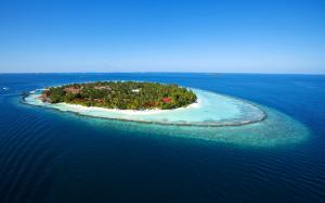 Maldives Paradise Island sea blue water wallpaper thumb