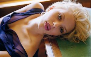 Scarlett Johansson Actress wallpaper thumb