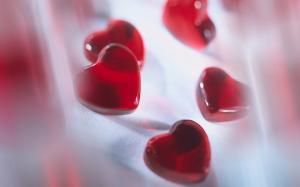 Red love heart-shaped candy wallpaper thumb