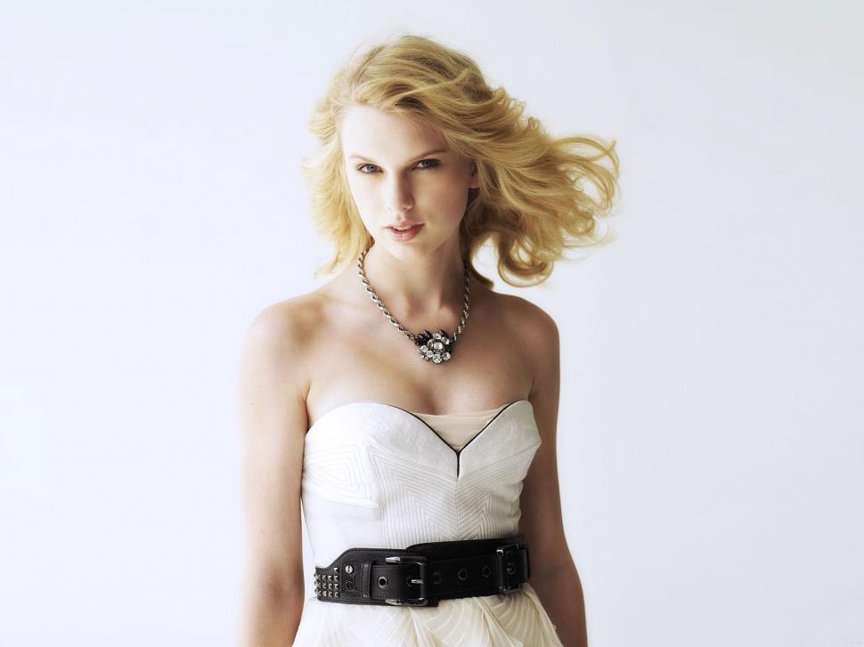 Taylor Swift 4 HD wallpaper,celebrities wallpaper,4 wallpaper,taylor wallpaper,swift wallpaper,1600x1200 wallpaper