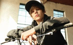 Justin Bieber wallpaper thumb
