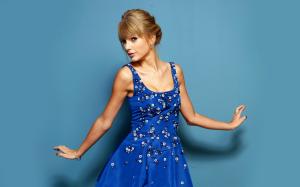 Taylor Swift in hot blue dress wallpaper thumb