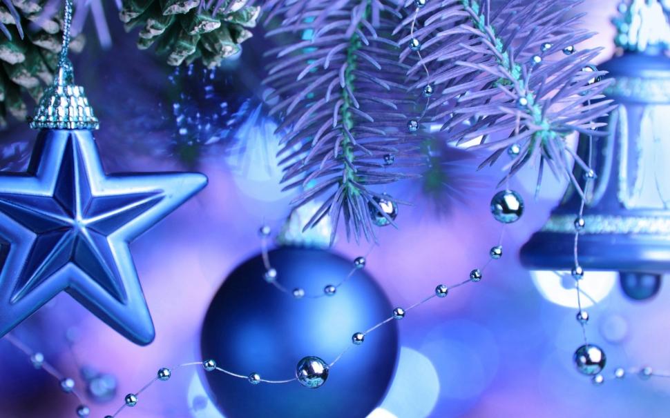 Cool Blue Christmas Ornaments wallpaper,christmas decorations HD wallpaper,globes HD wallpaper,christmas decorations HD wallpaper,1920x1200 wallpaper