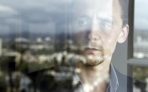 Tom Hiddleston wallpaper thumb