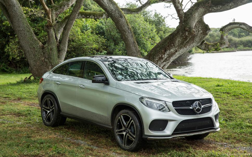 Mercedes Benz GLE Coupe in Jurassic World Movie wallpaper,movie HD wallpaper,world HD wallpaper,jurassic HD wallpaper,coupe HD wallpaper,benz HD wallpaper,mercedes HD wallpaper,2560x1600 wallpaper