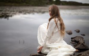 White dress girl sit at lakeside, look back wallpaper thumb