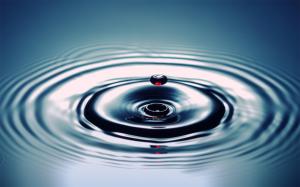 The moment of the water droplets ripple wallpaper thumb