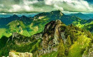 Majestic Mountain Peaks wallpaper thumb