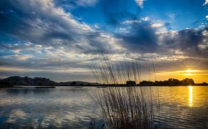 Lake, morning, sun, sunrise, clouds wallpaper thumb