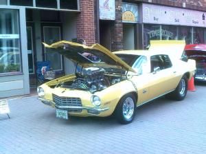 Cool Yellow Car!!!! wallpaper thumb