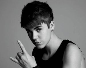 justin bieber, face, gesture, hand, black and white wallpaper thumb