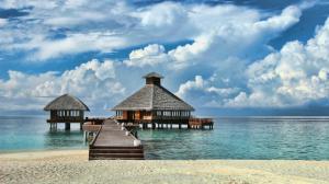 Resort Tropical Hotel Hut Ocean Beach Clouds HD wallpaper thumb