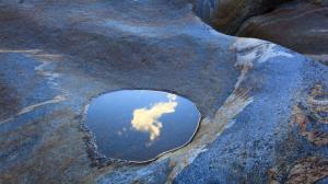 Puddle Rock Stone Reflection HD wallpaper thumb