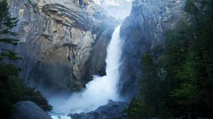 Mighty Yosemite Waterfall wallpaper thumb