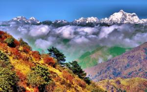 Singalila National Park, West Bengal, India, Himalayas, autumn, clouds wallpaper thumb
