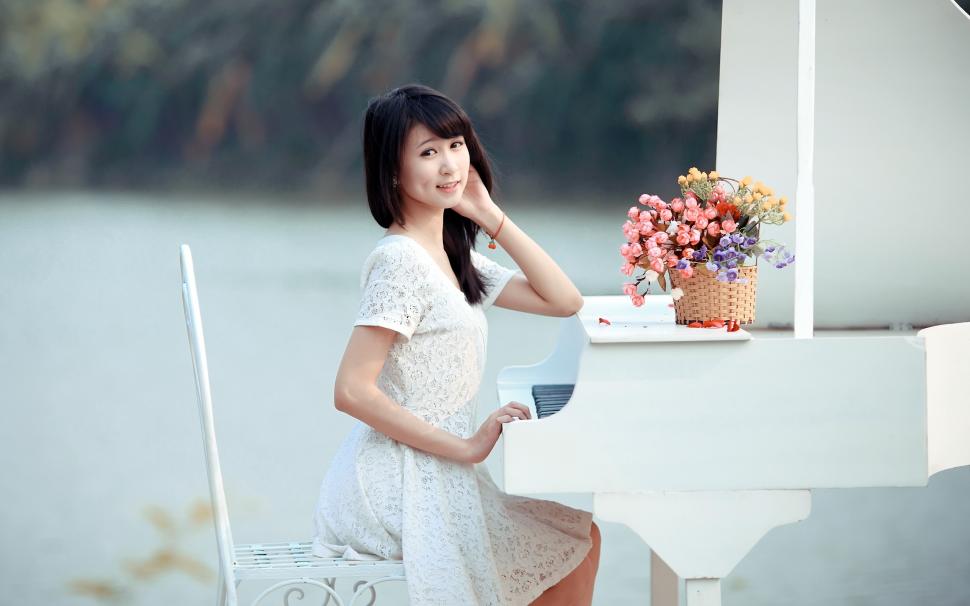 Smile asian girl, piano, music wallpaper,Smile HD wallpaper,Asian HD wallpaper,Girl HD wallpaper,Piano HD wallpaper,Music HD wallpaper,2560x1600 wallpaper