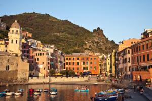 Italy Houses Mountains Boats Vernazza Liguria Cities Images wallpaper thumb