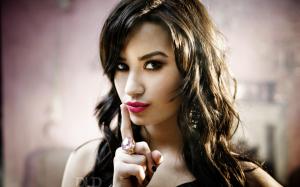 Demi Lovato Look wallpaper thumb