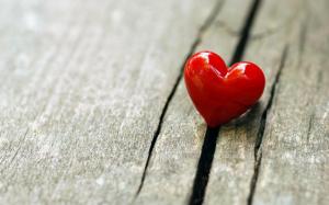 Heart on wooden slats wallpaper thumb