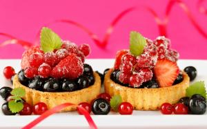 Delicious food, dessert cake, small berries, strawberry wallpaper thumb