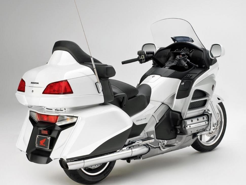 Honda Goldwing, White Motorcycle wallpaper,honda goldwing wallpaper,white motorcycle wallpaper,1024x770 wallpaper