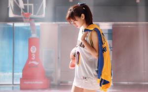 Japanese girl, basketball, training wallpaper thumb