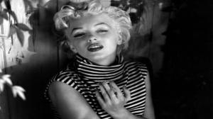Marilyn Monroe Black and White Full wallpaper thumb