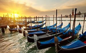 Venice, Italy, morning, sunrise, canal, pier, boats wallpaper thumb