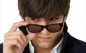 Ashton Kutcher with Sunglasses wallpaper thumb
