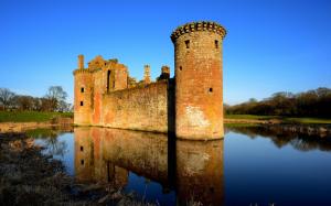 United Kingdom, Scotland, castle, lake, water reflection wallpaper thumb