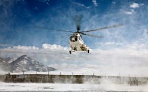 Mi-8 Helicopter over the snow wallpaper thumb