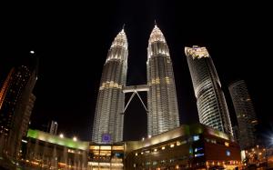 Petronas Towers Night View HD wallpaper thumb