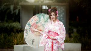 Beautiful japanese girl, kimono, umbrella wallpaper thumb