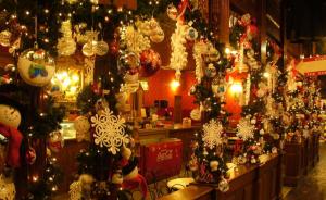 christmas ornaments, snowflakes, cafes, needles, christmas, holiday wallpaper thumb
