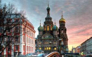 Magnificent Orthodox Church In Moscow Hdr wallpaper thumb
