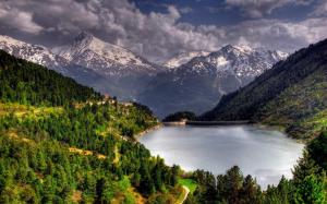 Green Mountain and Snowy Mountain and Dam wallpaper thumb