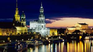 The River Elbe In Dresden Germany At Night wallpaper thumb