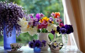 Vase, colorful flowers wallpaper thumb