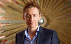 Tom Hiddleston Look wallpaper thumb