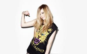 Avril Lavigne Cool Style HD wallpaper thumb