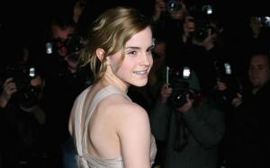Emma Watson High Quality Widescreen HD wallpaper thumb
