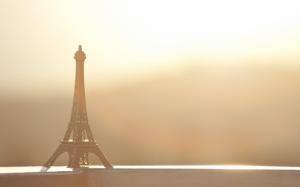 Eiffel Tower Statue Photo wallpaper thumb