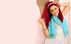 Ariana Grande Smiling Pics wallpaper thumb