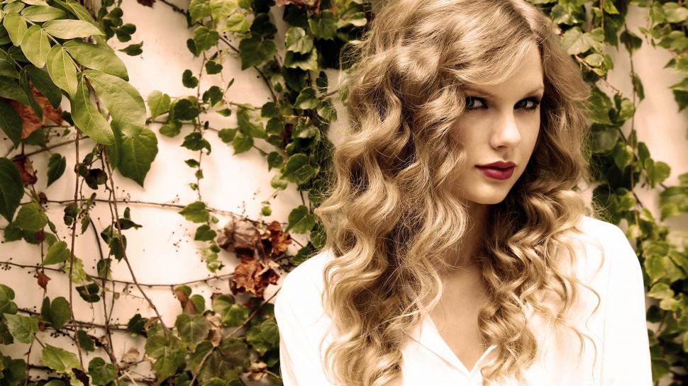 Taylor Swift, Curly Hair, Blonde, Leaves, Portrait wallpaper,taylor swift HD wallpaper,curly hair HD wallpaper,blonde HD wallpaper,leaves HD wallpaper,portrait HD wallpaper,1920x1080 wallpaper