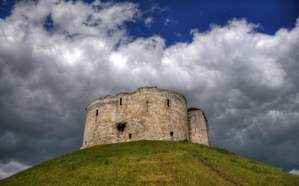 Clifford Tower wallpaper,architecture HD wallpaper,castle HD wallpaper,storm HD wallpaper,medieval HD wallpaper,hill HD wallpaper,clouds HD wallpaper,animals HD wallpaper,2560x1600 wallpaper