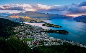 Queenstown, New Zealand, Lake Wakatipu, bay, mountains, city wallpaper thumb