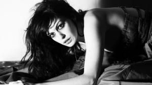 Anne Hathaway Black and White wallpaper thumb